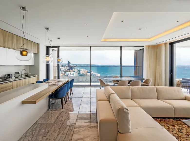 Appartement 2 chambres 179 m² Germasogeia, Chypre