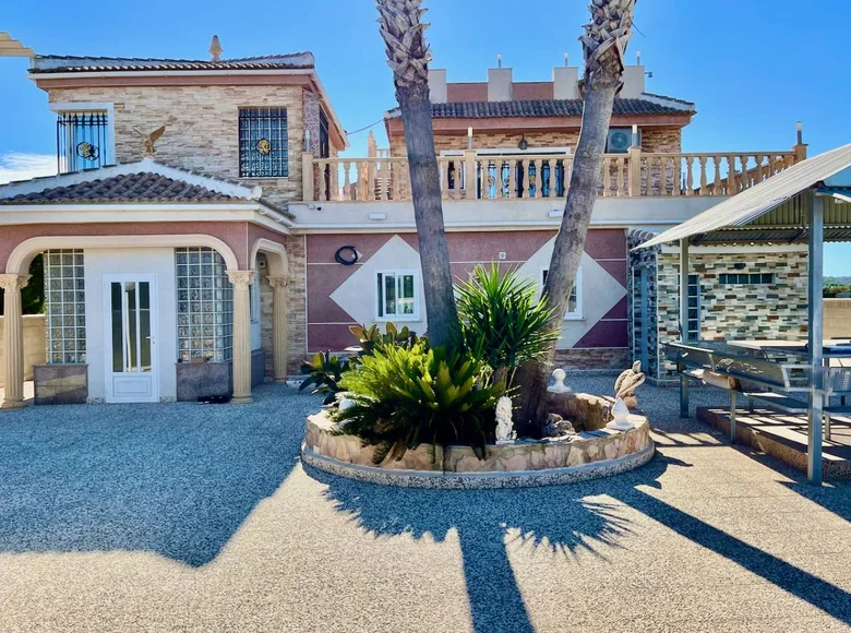 6-Schlafzimmer-Villa 450 m² Guardamar del Segura, Spanien