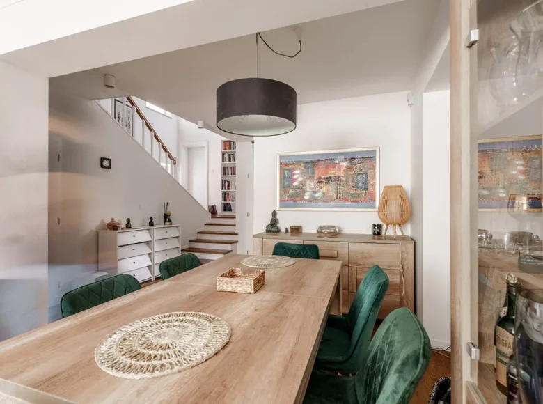 Atterrir 300 m² Varsovie, Pologne