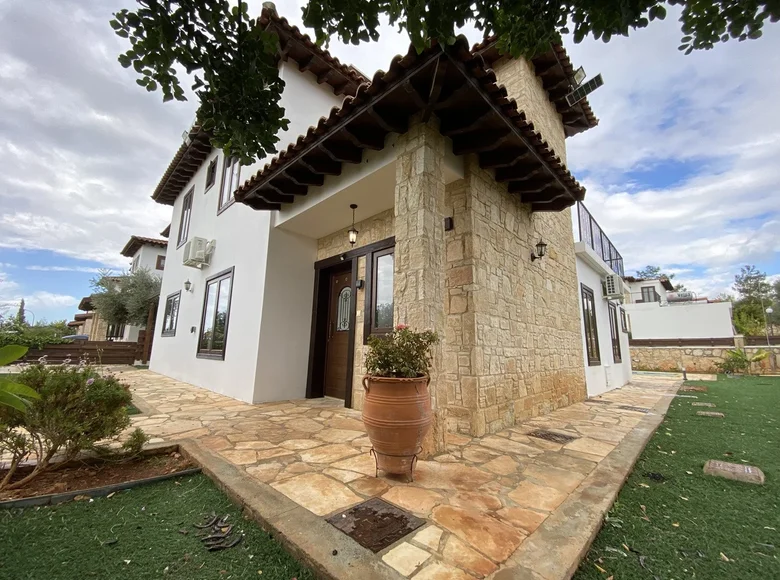 Casa 4 habitaciones 170 m² Souni Zanatzia, Chipre