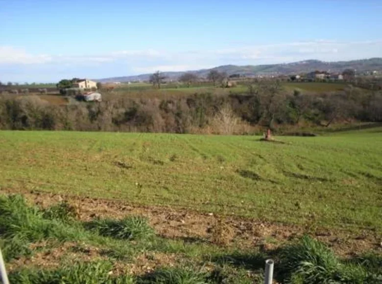 Atterrir 52 000 m² Terni, Italie