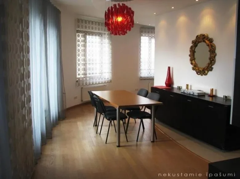 Mieszkanie 4 pokoi 200 m² Ryga, Łotwa