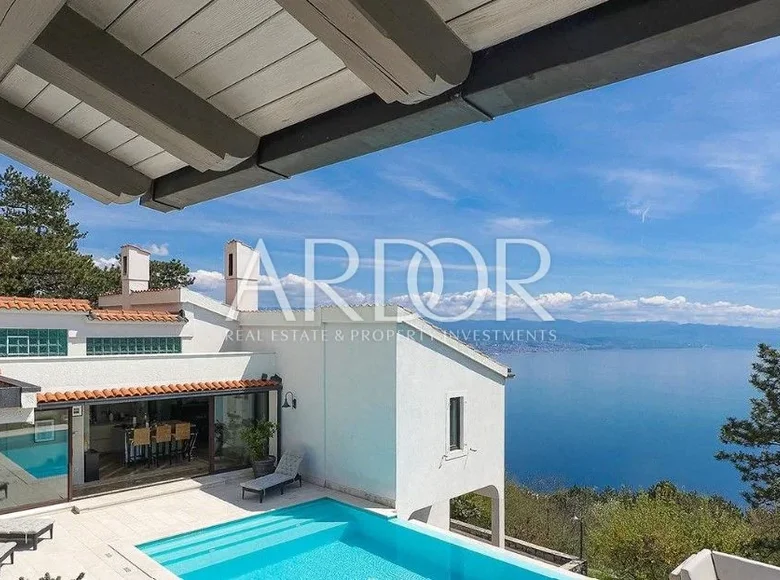 4 bedroom house 350 m² Veprinac, Croatia