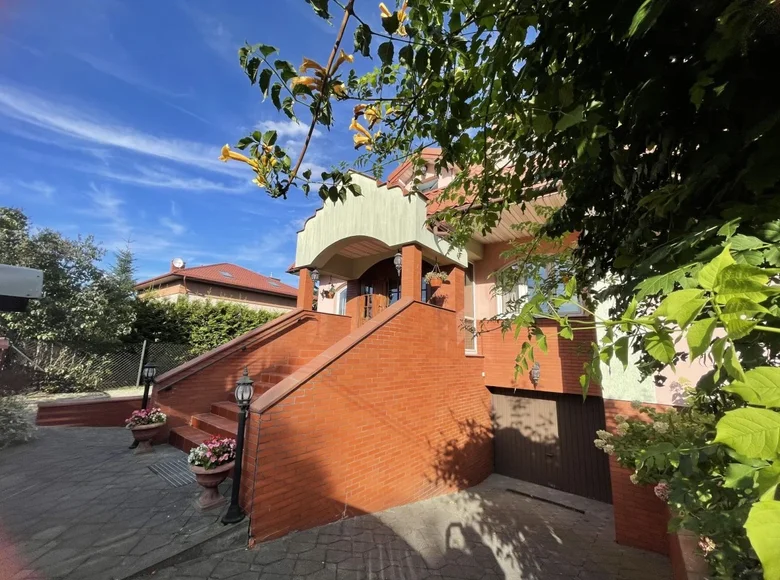 Haus 6 zimmer 219 m² Piastow, Polen