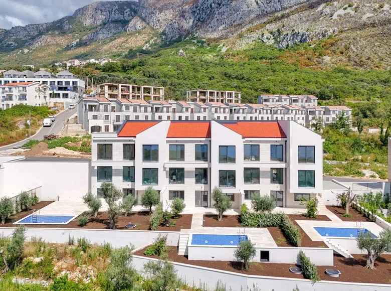 Casa 8 habitaciones 195 m² Katun Rezevici, Montenegro