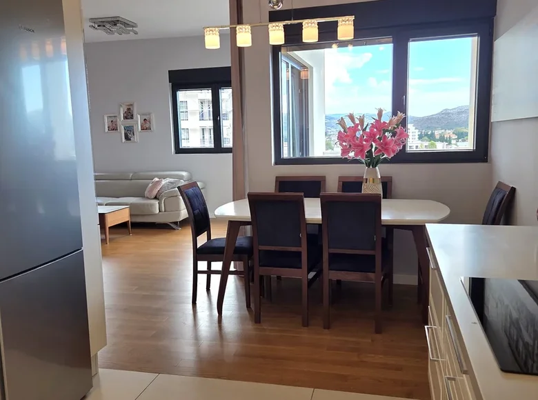 Mieszkanie 3 pokoi 101 m², Czarnogóra