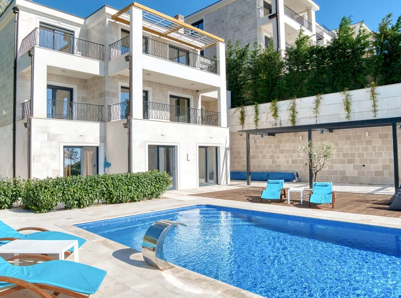 Villa 4 chambres 450 m² Radenovici, Monténégro