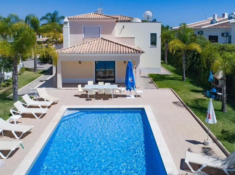 4 bedroom Villa 231 m² Carvoeiro, Portugal