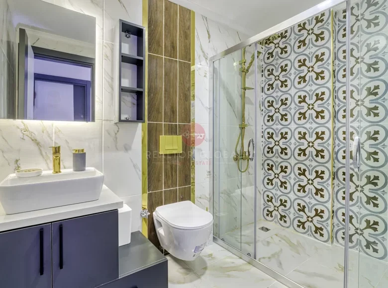 2 bedroom apartment 81 m² Mahmutlar, Turkey