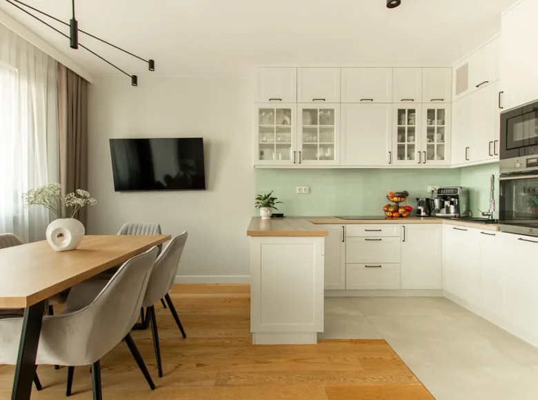 Квартира 3 комнаты 70 м² Варшава, Польша
