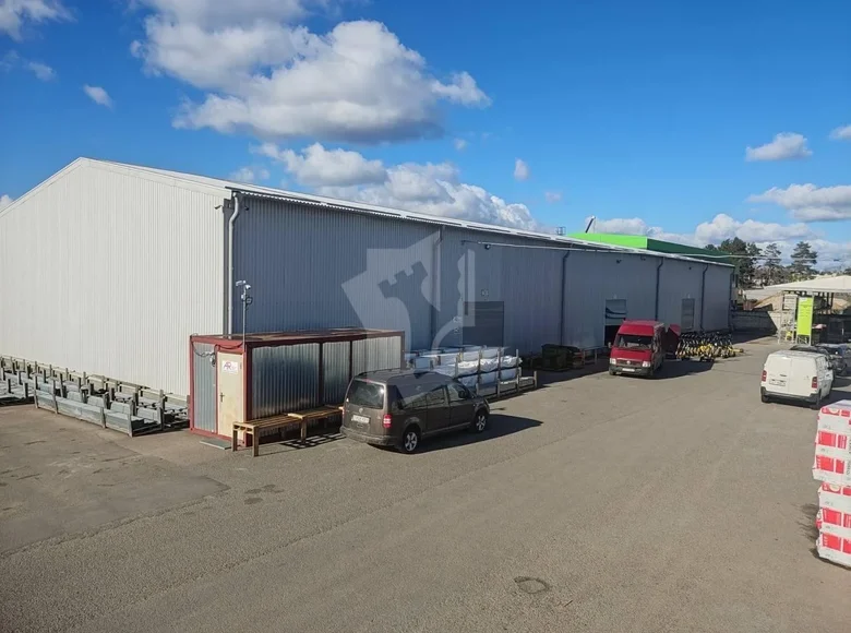 Warehouse 1 room 1 085 m² in Chaciezyna, Belarus