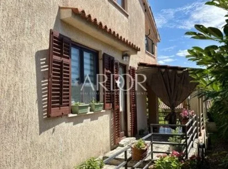 3 bedroom house 167 m² Viskovo, Croatia