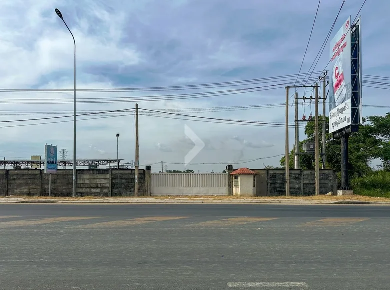 Atterrir 8 271 m² en Ta Khmau, Cambodge