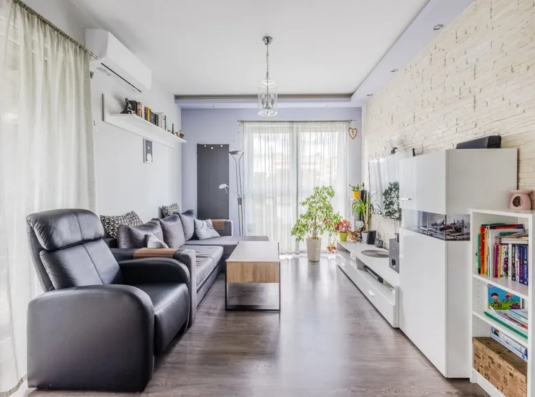 Mieszkanie 4 pokoi 99 m² Warszawa, Polska