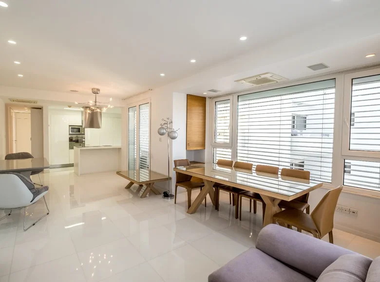 Apartamento 2 habitaciones 101 m² en Germasogeia, Chipre