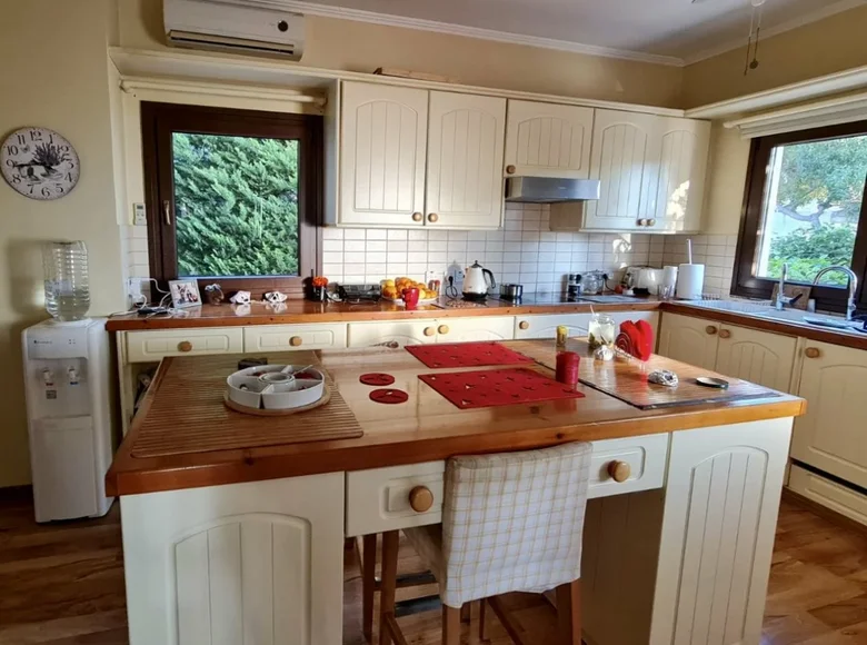 Dom 4 pokoi 180 m² Tala, Cypr