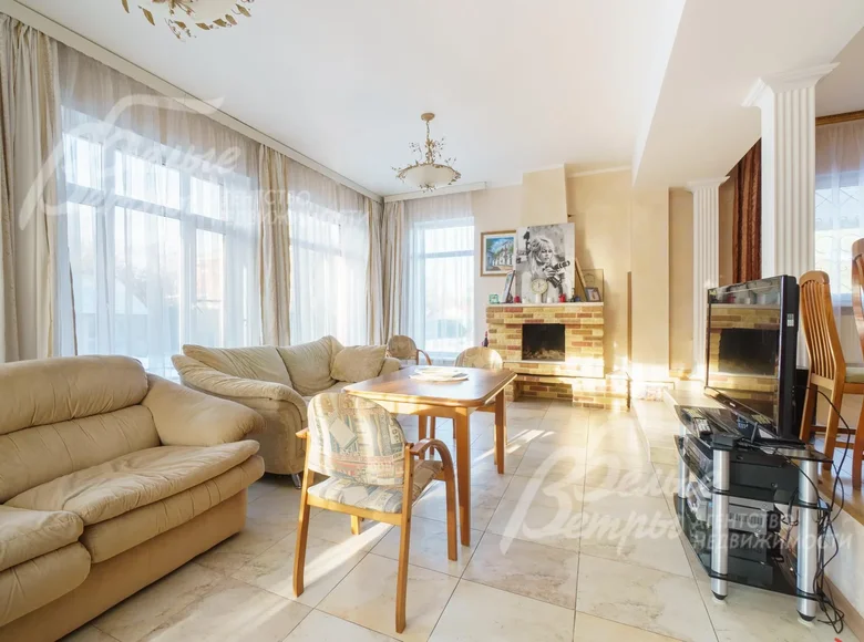 Dom 7 pokojów 350 m² Krasnye Gorki, Rosja