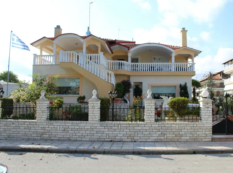 4-Schlafzimmer-Villa 270 m² Paralia, Griechenland