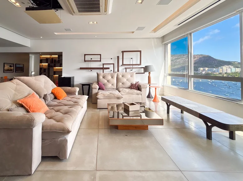 3 bedroom apartment 190 m² in Regiao Geografica Imediata do Rio de Janeiro, Brazil