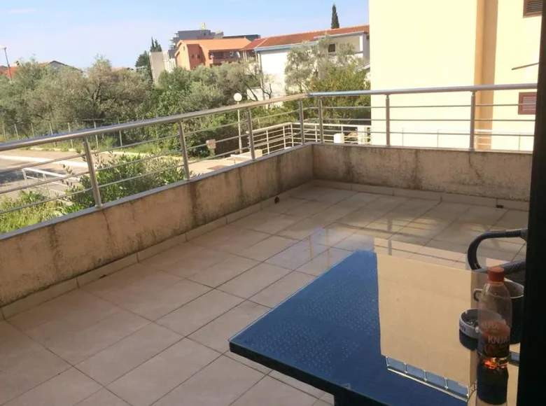 2 bedroom apartment 82 m² Becici, Montenegro