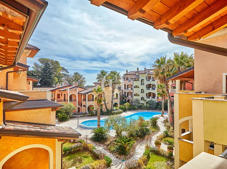 2 bedroom apartment 104 m² Toscolano Maderno, Italy