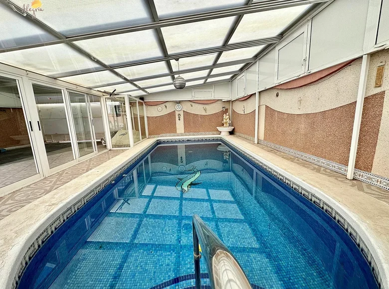 Villa de 2 dormitorios 129 m² Torrevieja, Španjolska