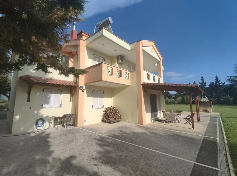 5 bedroom villa 240 m² Agia Paraskevi, Greece