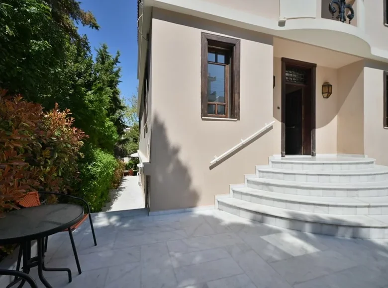 4 bedroom Villa 304 m² Municipality of Vari - Voula - Vouliagmeni, Greece