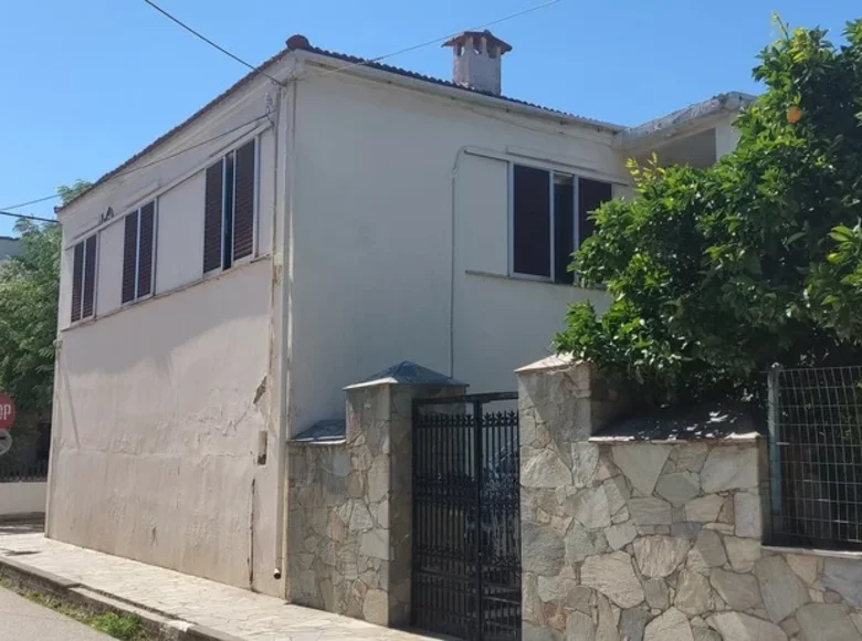 Villa de tres dormitorios 135 m² Orei, Grecia