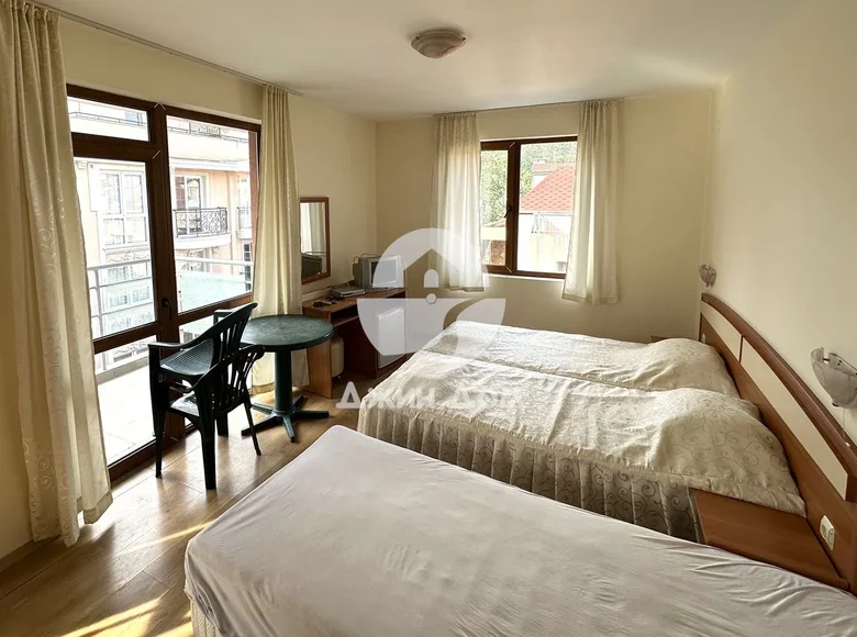 Mieszkanie 2 pokoi 75 m² Nesebyr, Bułgaria