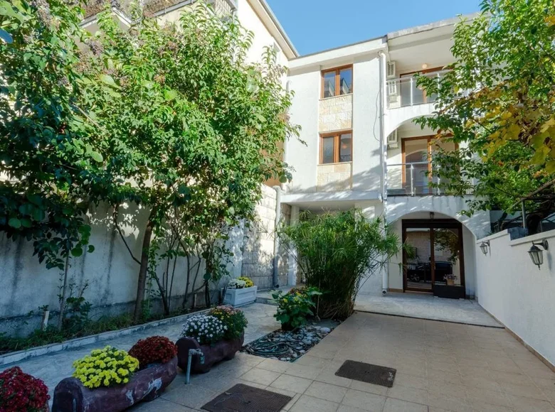 Дом 7 спален 195 м² Будва, Черногория