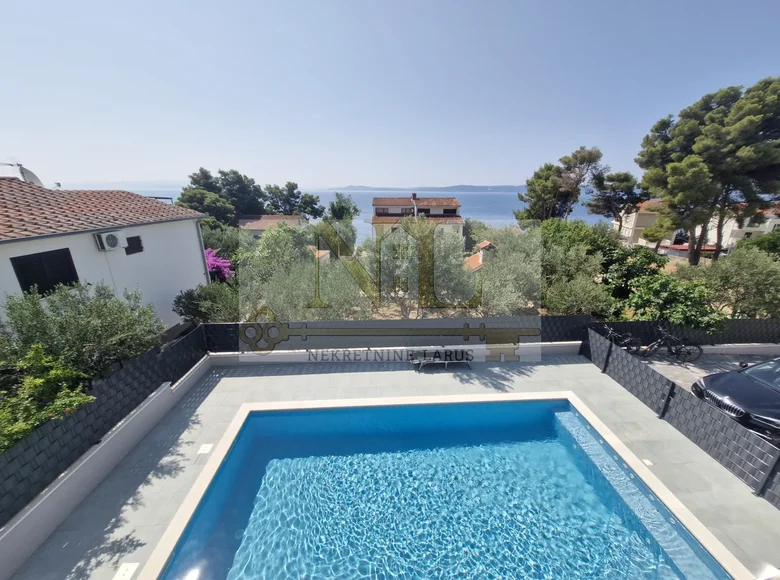 3 bedroom apartment Okrug Gornji, Croatia