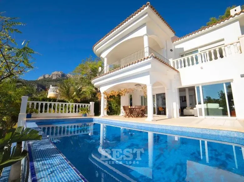 Вилла 4 спальни 210 м² Альтеа, Испания