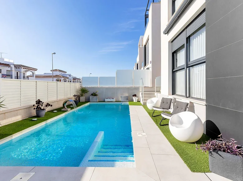 Villa de 2 dormitorios 147 m² Orihuela, Španjolska