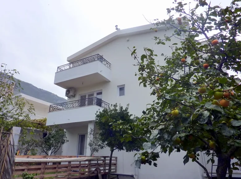 7 bedroom house 324 m² Sutomore, Montenegro