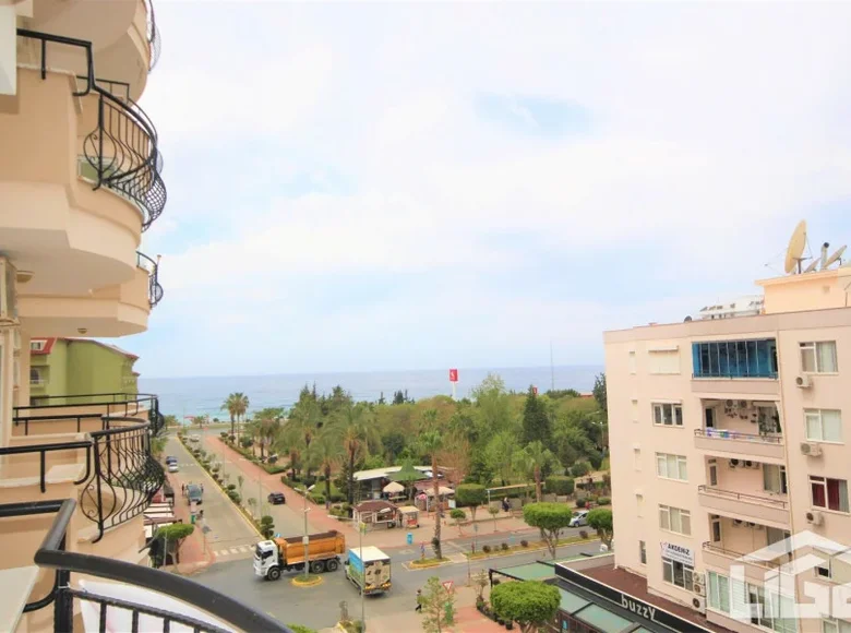 Mieszkanie 3 pokoi 115 m² Mahmutlar, Turcja