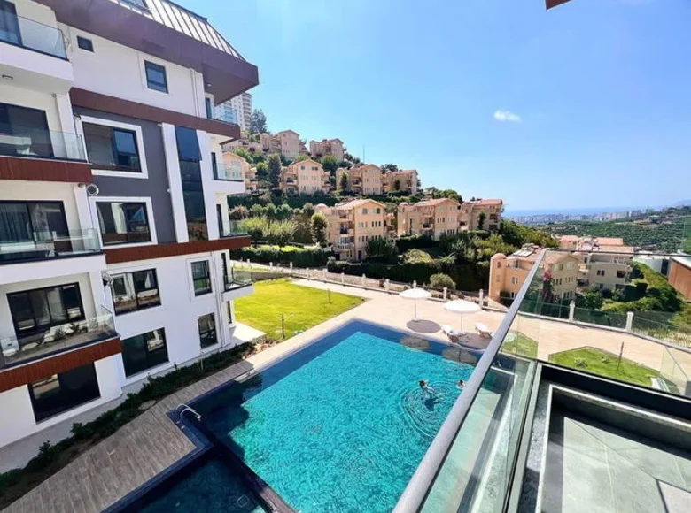 2 bedroom apartment 70 m² Mahmutlar, Turkey
