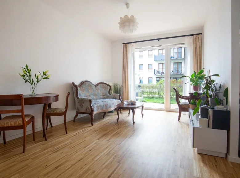 Mieszkanie 2 pokoi 42 m² Warszawa, Polska