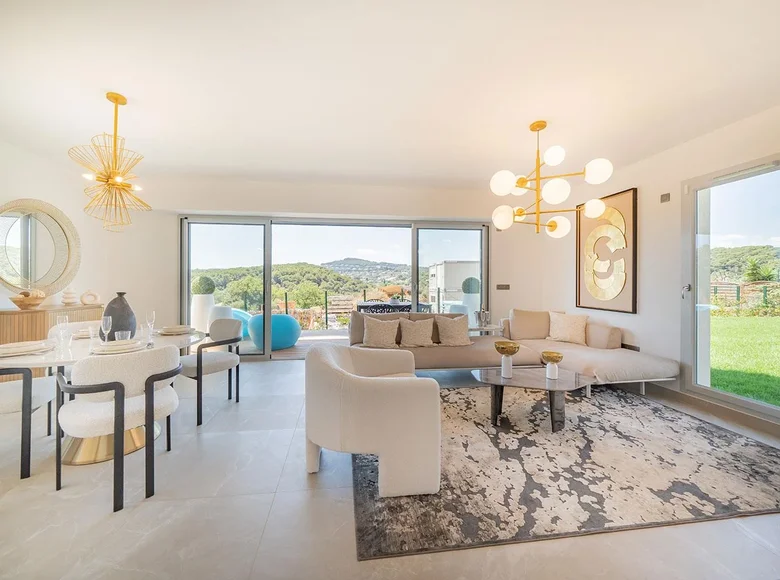 Villa de tres dormitorios 102 m² Francia, Francia