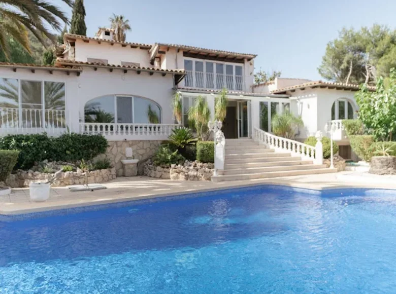 5-Zimmer-Villa 490 m² Calp, Spanien