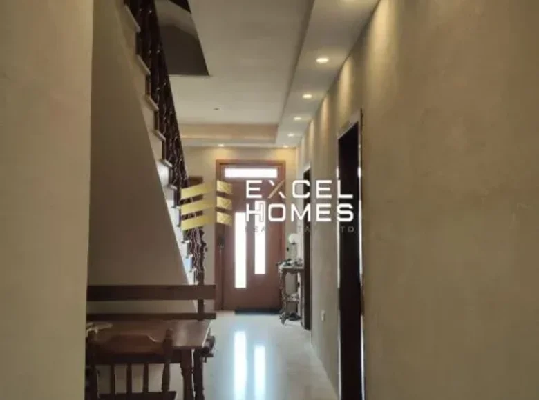 Dom 3 pokoi  Santa Lucija, Malta