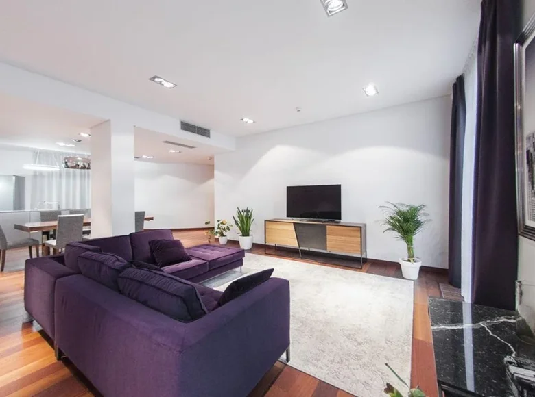 Mieszkanie 4 pokoi 159 m² Ryga, Łotwa