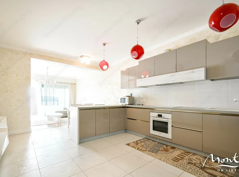 Квартира 2 спальни 115 м² Бечичи, Черногория