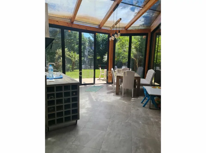 Willa 8 pokojów 548 m² Bashkia Durres, Albania