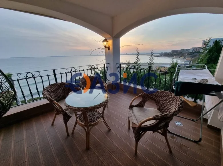 Mieszkanie 4 pokoi 250 m² Sweti Włas, Bułgaria