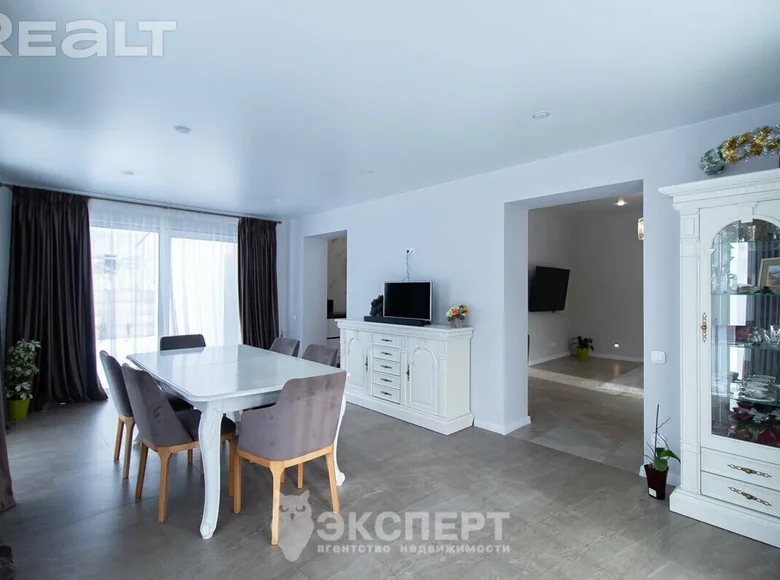 Casa de campo 239 m² Kalodziscanski sielski Saviet, Belarús
