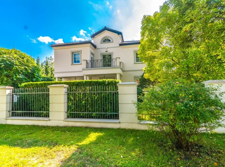 Herrenhaus 7 zimmer 525 m² Lomianki, Polen