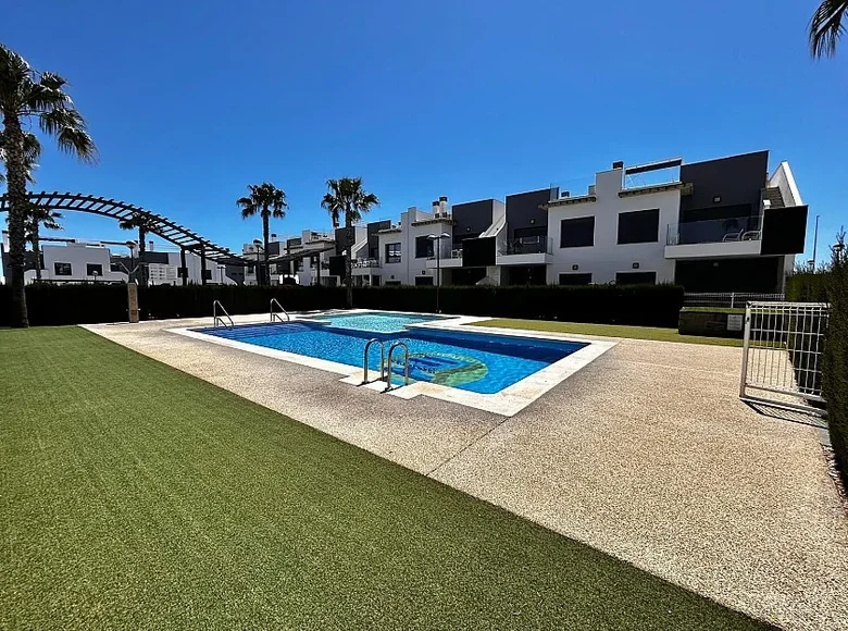 Бунгало 2 спальни 65 м² Пилар-де-ла-Орадада, Испания