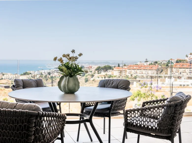 Квартира 3 спальни 105 м² Фуэнхирола, Испания