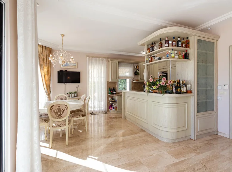 4 bedroom apartment 500 m² Montenegro, Montenegro